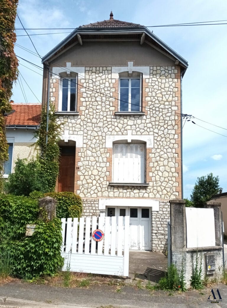 MAISON DE VILLE AUX PORTES DE TOURS